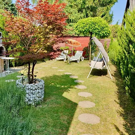Leander Nyaralo Holiday home *