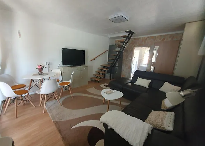 Nyaraló Leander Balatonfenyves